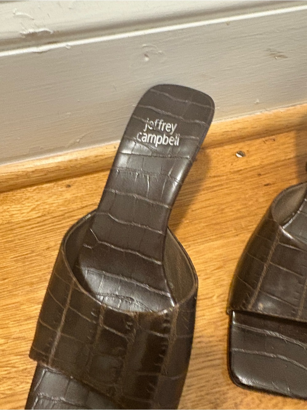 Jeffrey Campbell Dark Brown Croc-Embossed Slide Kitten Heel  Mules - Picture 4 of 10